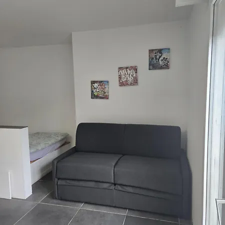 Au Calme Rive Droite 아파트