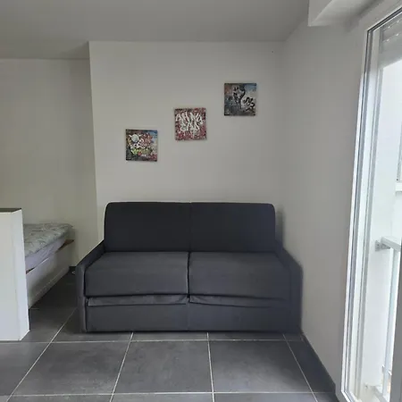 Au Calme Rive Droite 아파트