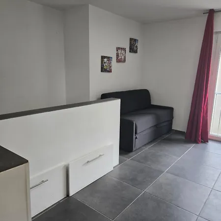 Au Calme Rive Droite 아파트